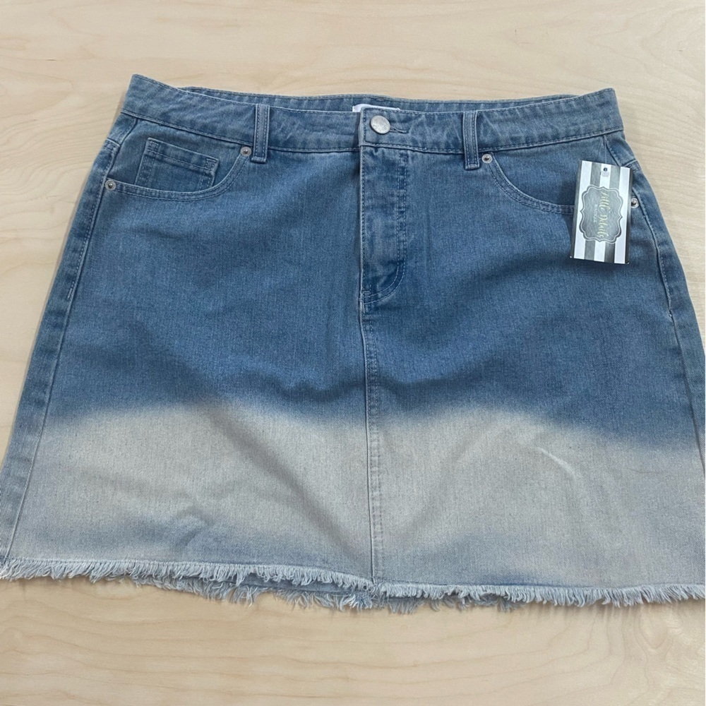 Mudpie Posie Denim Skirt Blue Ombré size Large (CY)